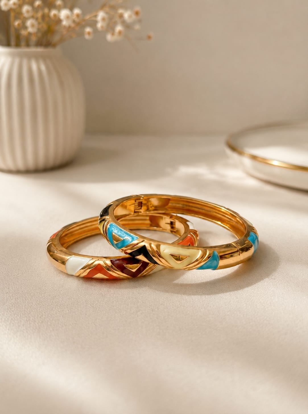 Nazaakat Patterned Enamel Bangle