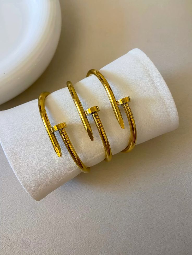 Nail cuff